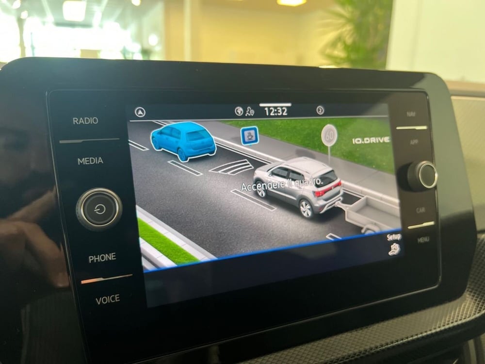 Volkswagen T-Cross nuova a Prato (16)