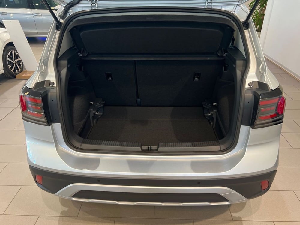 Volkswagen T-Cross nuova a Prato (8)