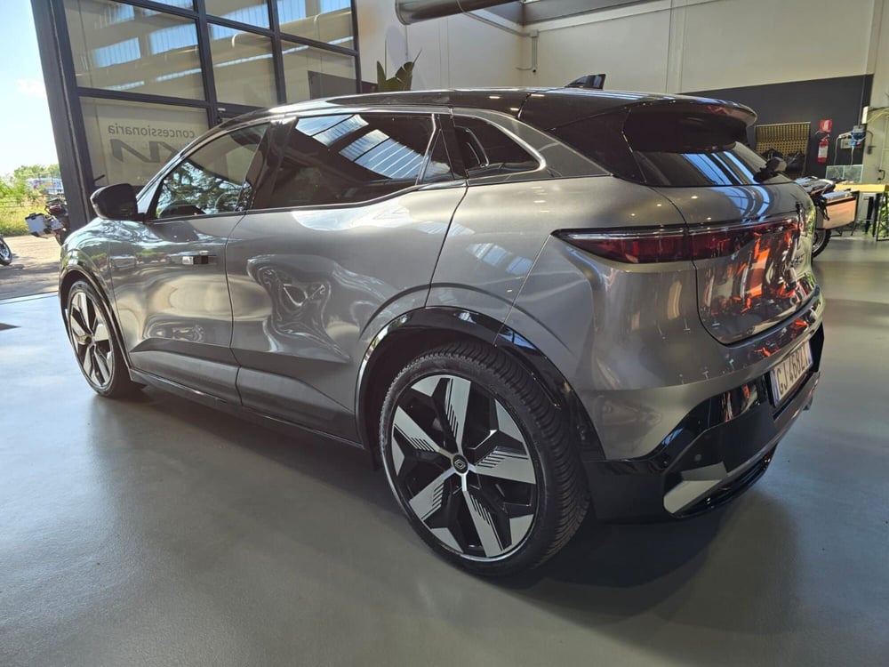 Renault Megane E-Tech Electric usata a Rimini (7)