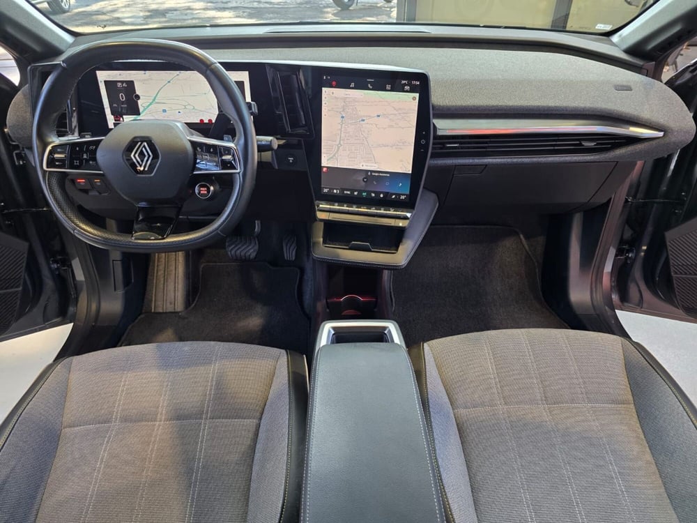 Renault Megane E-Tech Electric usata a Rimini (8)