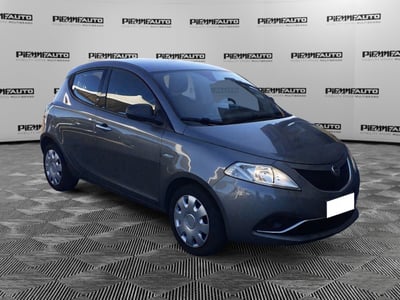 Lancia Ypsilon 1.2 69 CV 5 porte Silver del 2017 usata a Fidenza