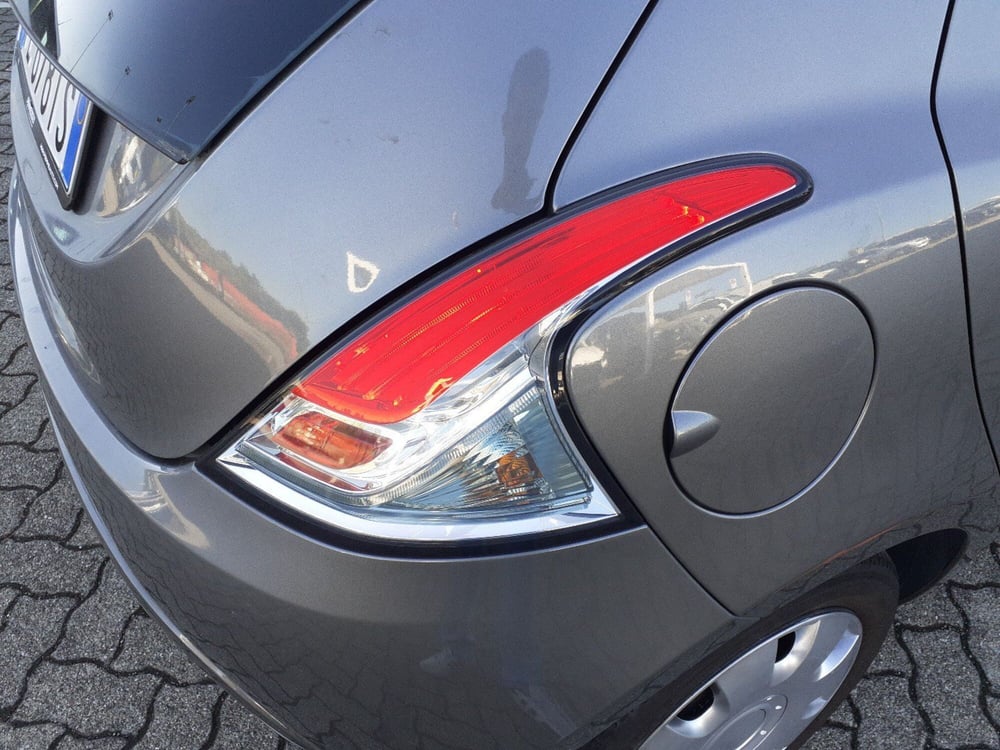 Lancia Ypsilon usata a Parma (10)
