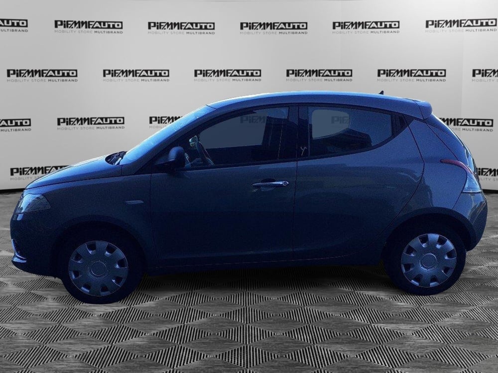 Lancia Ypsilon usata a Parma (4)