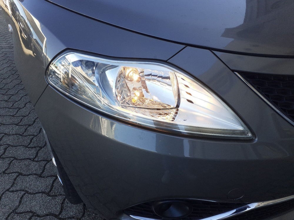 Lancia Ypsilon usata a Parma (9)