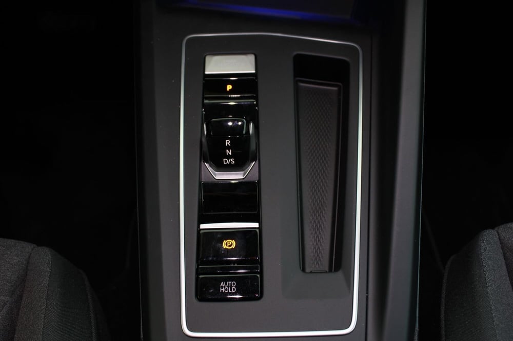 Volkswagen Golf nuova a Agrigento (11)