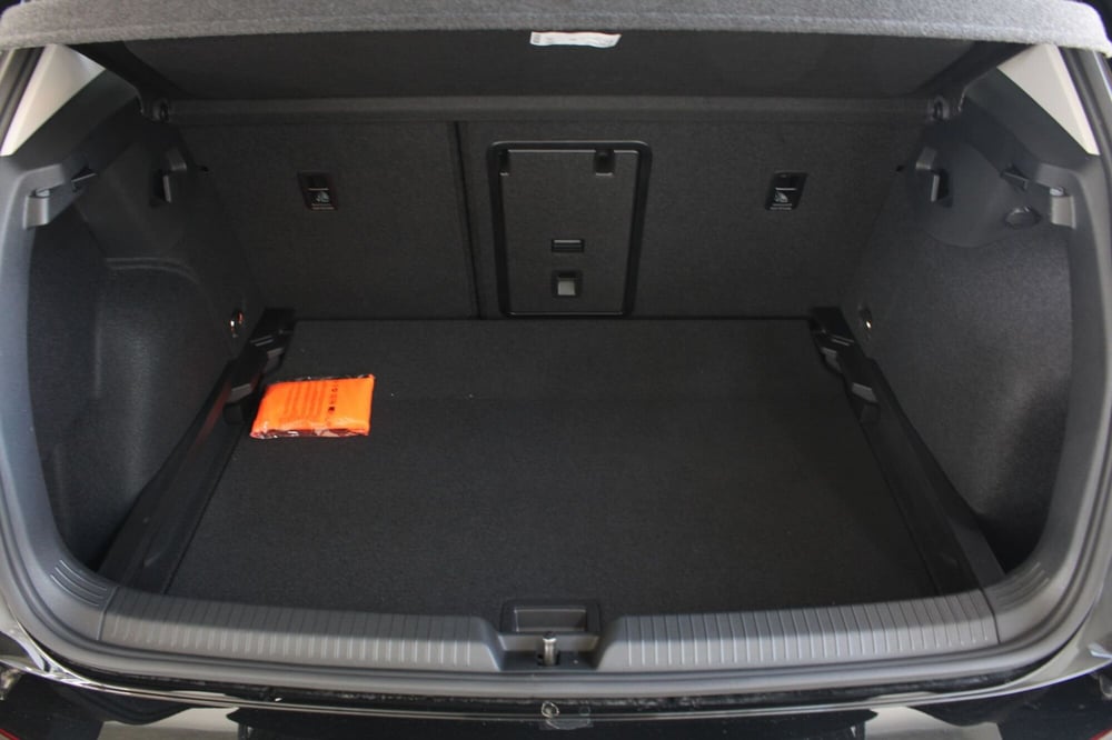 Volkswagen Golf nuova a Agrigento (12)