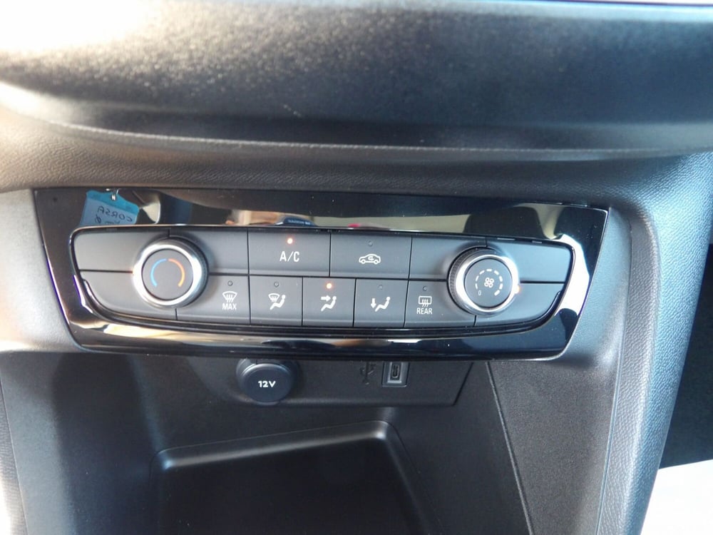 Opel Corsa nuova a Catania (14)