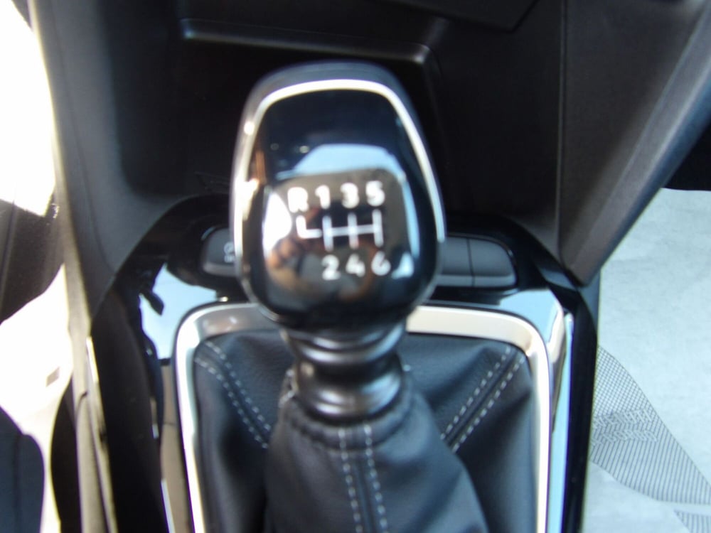 Opel Corsa nuova a Catania (15)