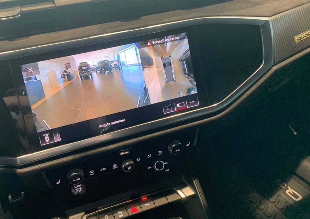 Audi RS Q3 Sportback usata a Bari (9)