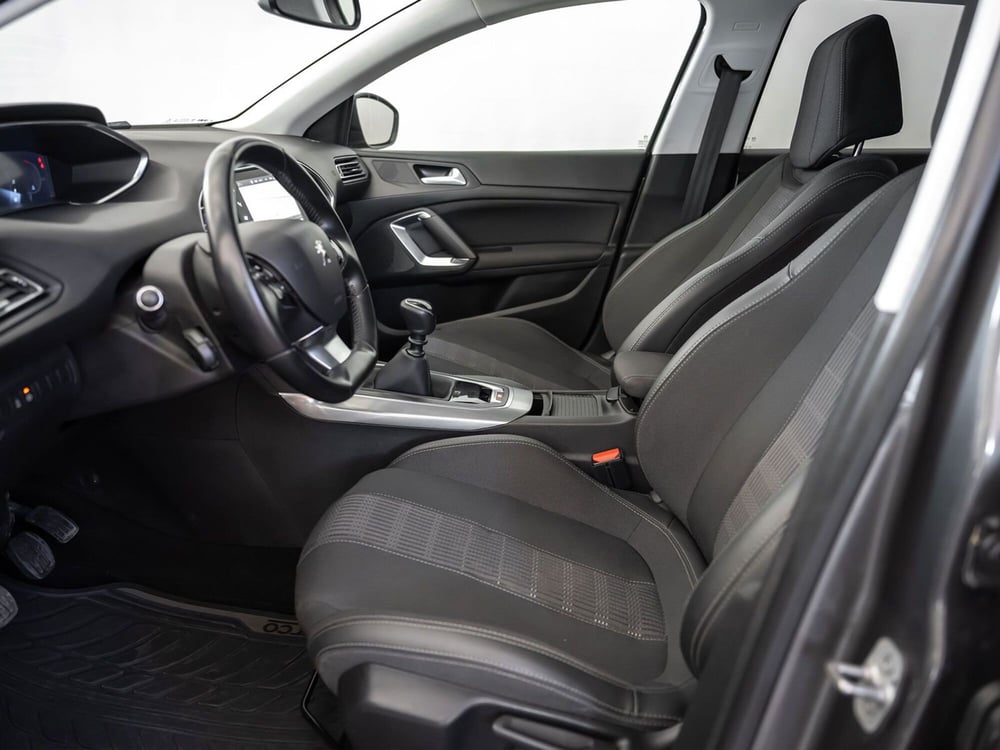 Peugeot 308 SW usata a Foggia (11)
