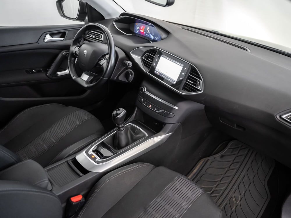 Peugeot 308 SW usata a Foggia (5)