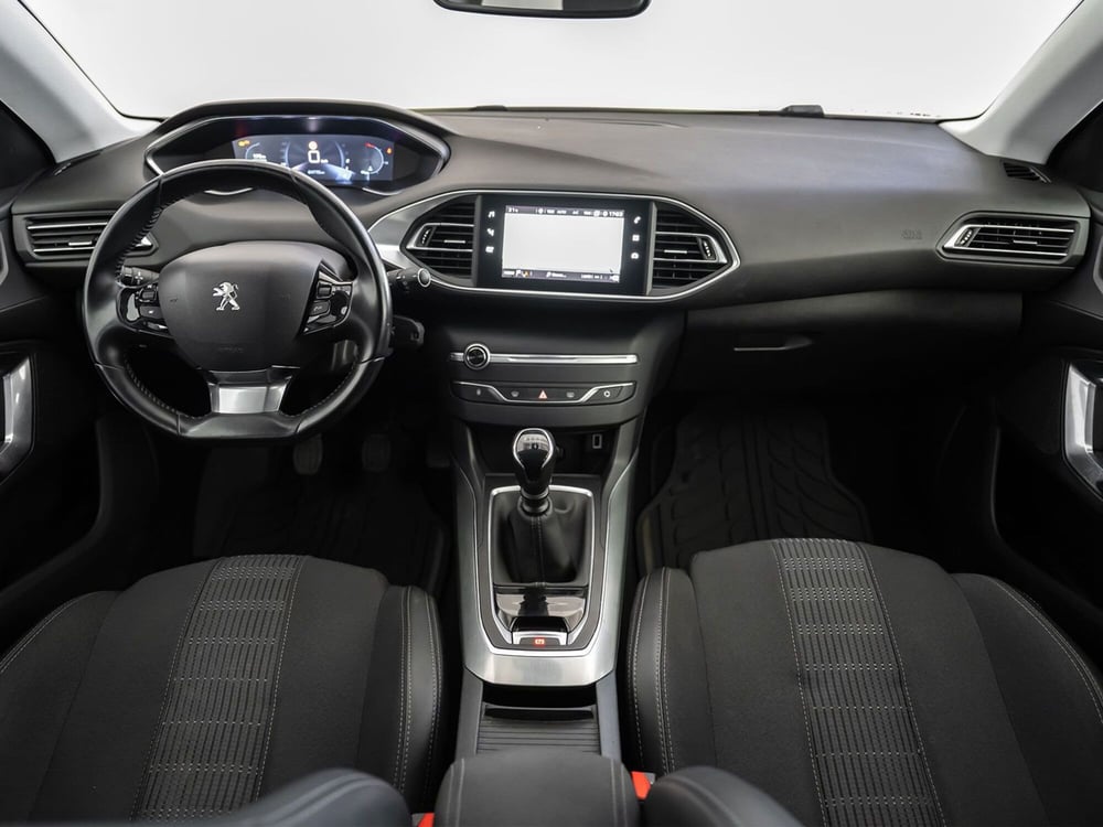 Peugeot 308 SW usata a Foggia (8)