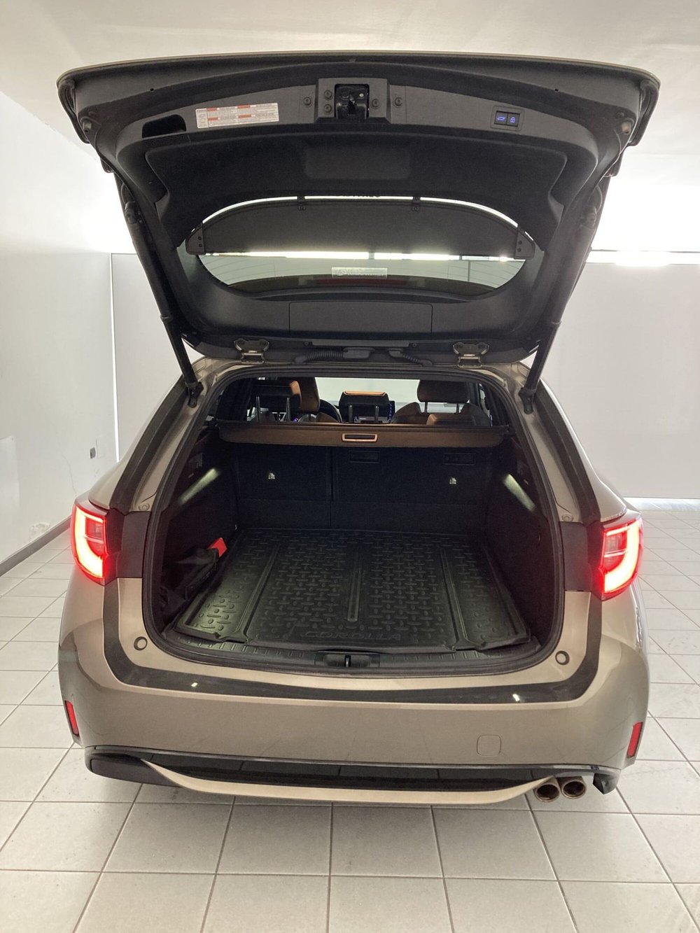 Toyota Corolla Touring Sports usata a Barletta-Andria-Trani (7)