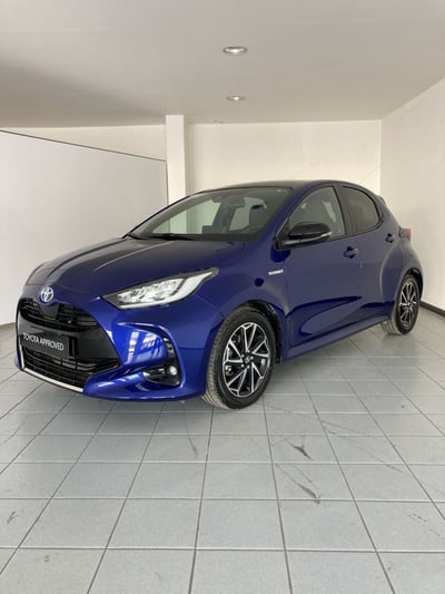 Toyota Yaris 1.5 Hybrid 5 porte Lounge del 2021 usata a Barletta