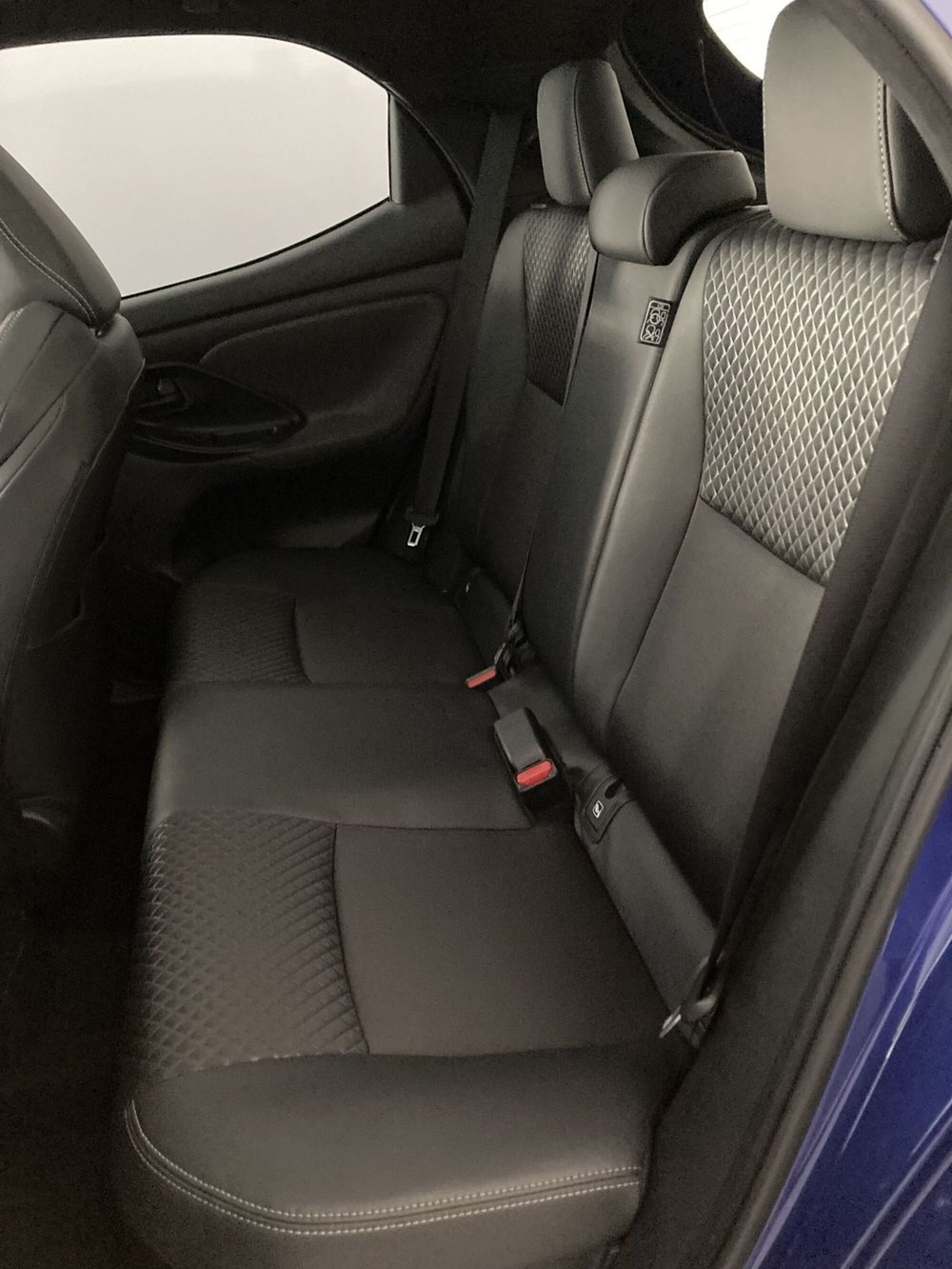 Toyota Yaris usata a Barletta-Andria-Trani (8)