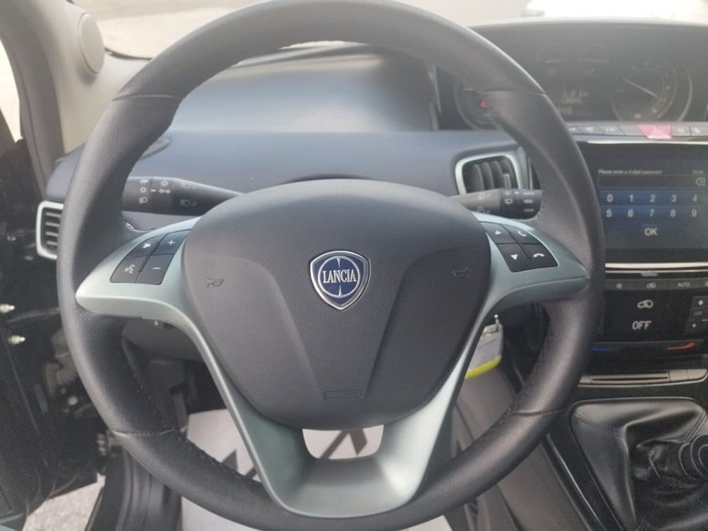 Lancia Ypsilon usata a Arezzo (10)