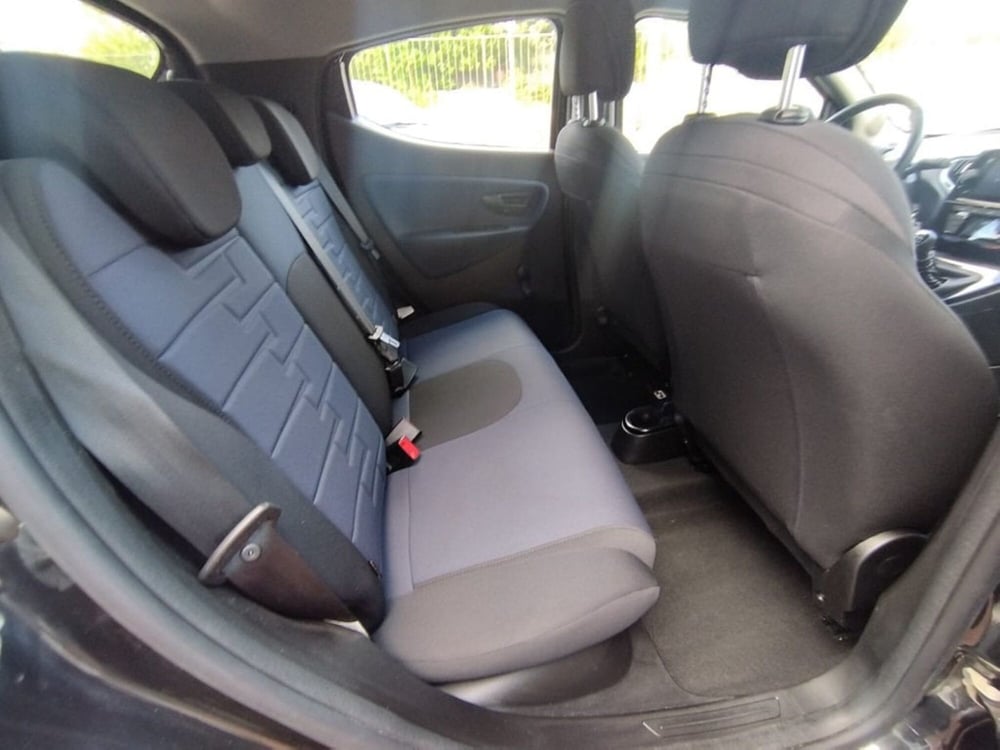 Lancia Ypsilon usata a Arezzo (16)