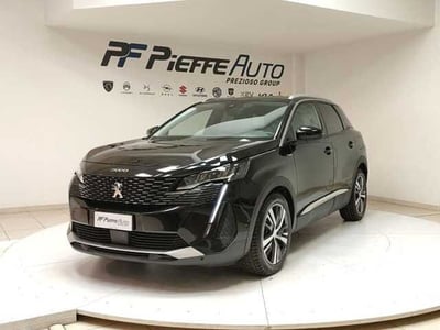 Peugeot 3008 Hybrid 225 e-EAT8 Allure Pack del 2021 usata a Teramo