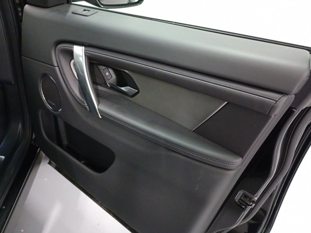 Land Rover Discovery Sport usata a Milano (15)