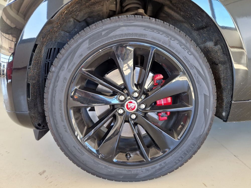 Jaguar F-Pace usata a Modena (9)