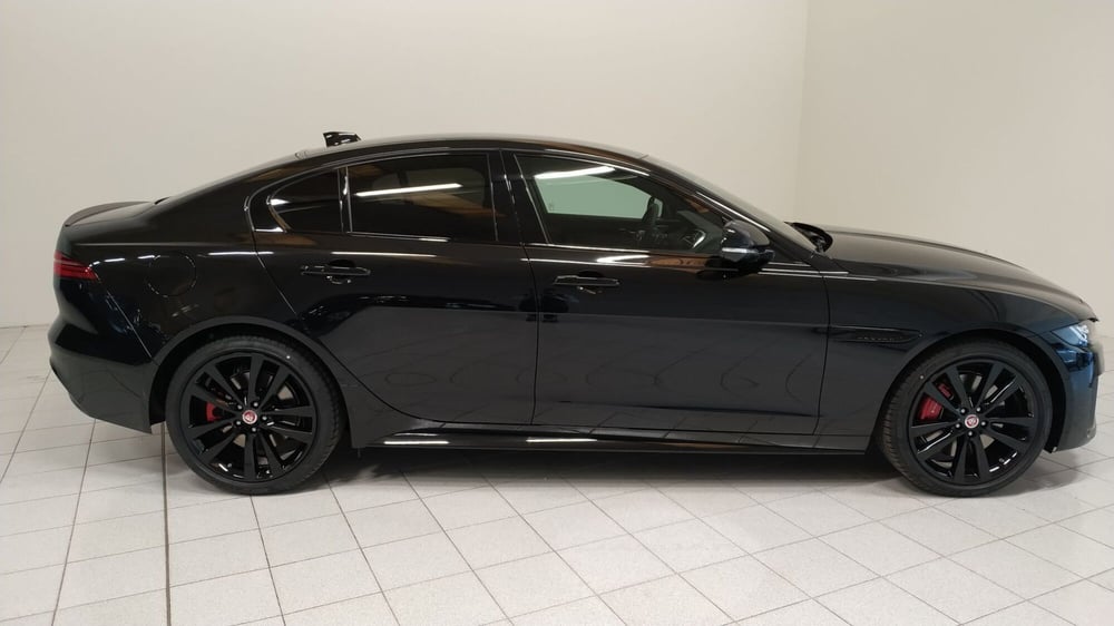Jaguar XE usata a Novara (6)