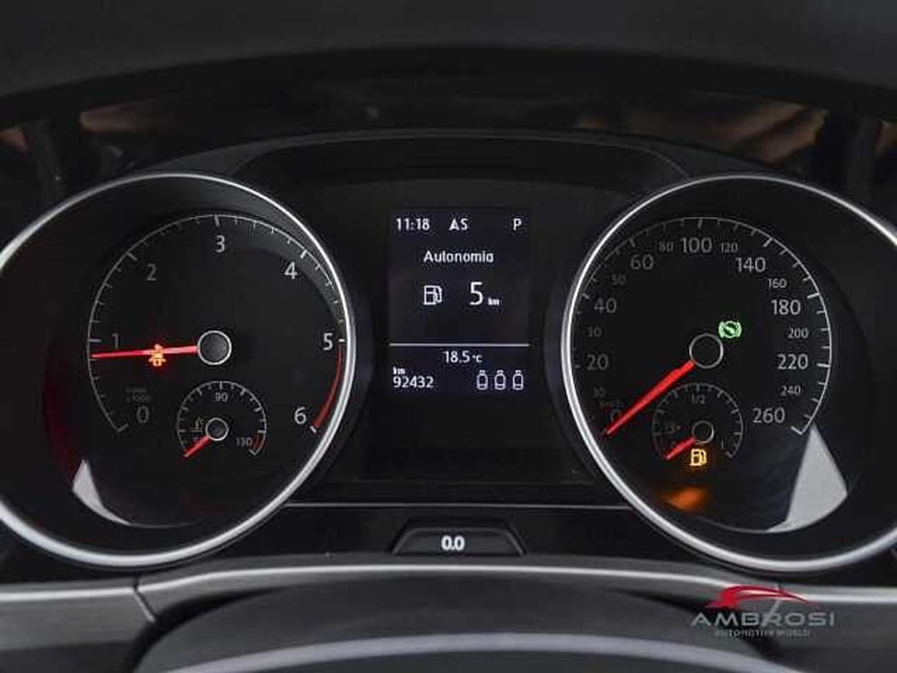Volkswagen Touran usata a Perugia (13)