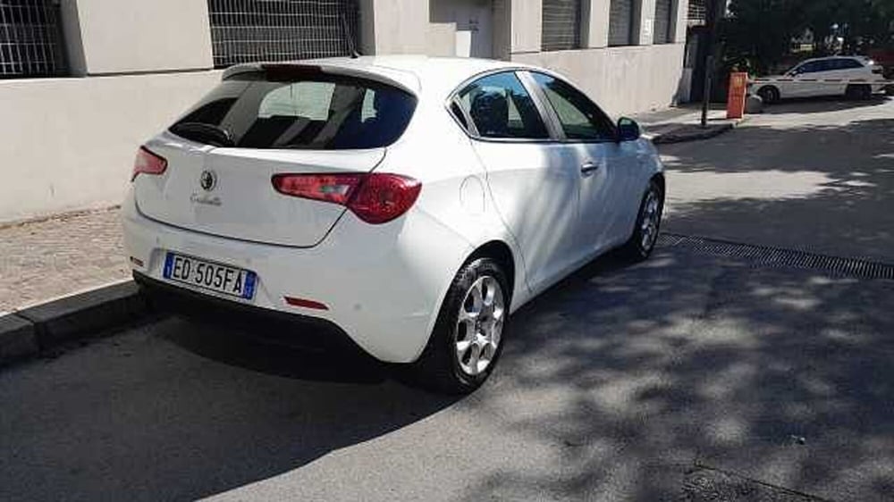 Alfa Romeo Giulietta usata a Genova (3)