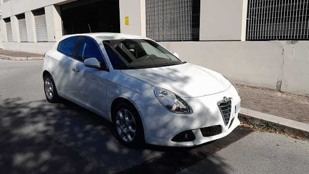 Alfa Romeo Giulietta usata a Genova (6)