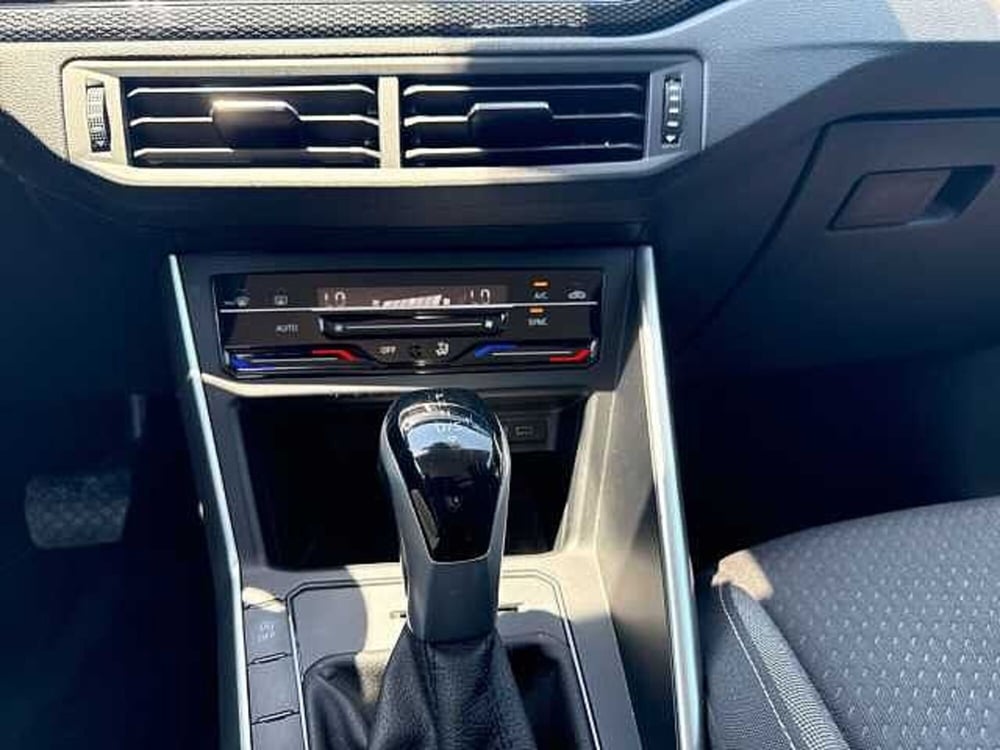 Volkswagen Taigo usata a Napoli (19)