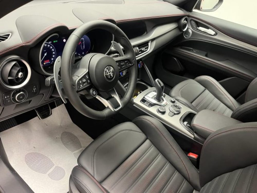 Alfa Romeo Stelvio nuova a Biella (13)