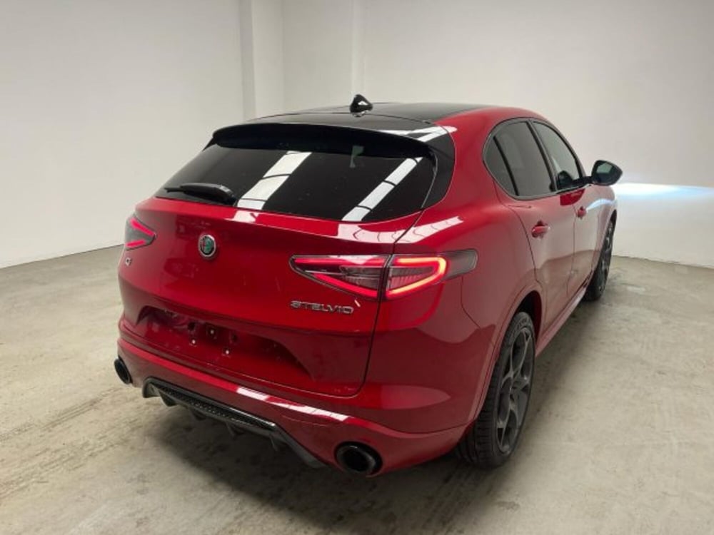 Alfa Romeo Stelvio nuova a Biella (7)