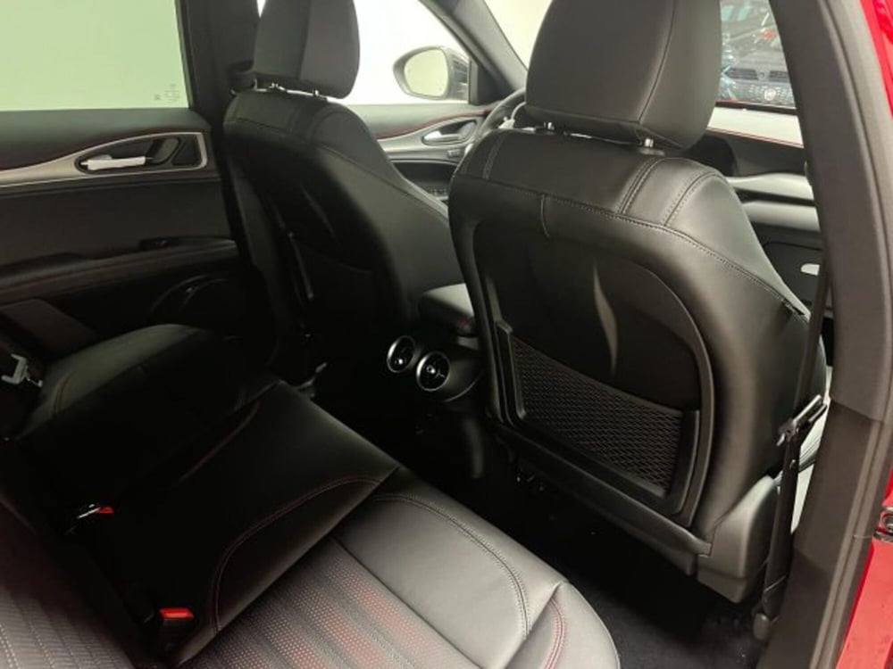 Alfa Romeo Stelvio nuova a Biella (9)