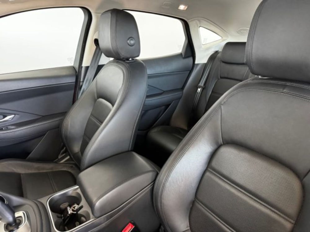 Jaguar E-Pace usata a Modena (9)