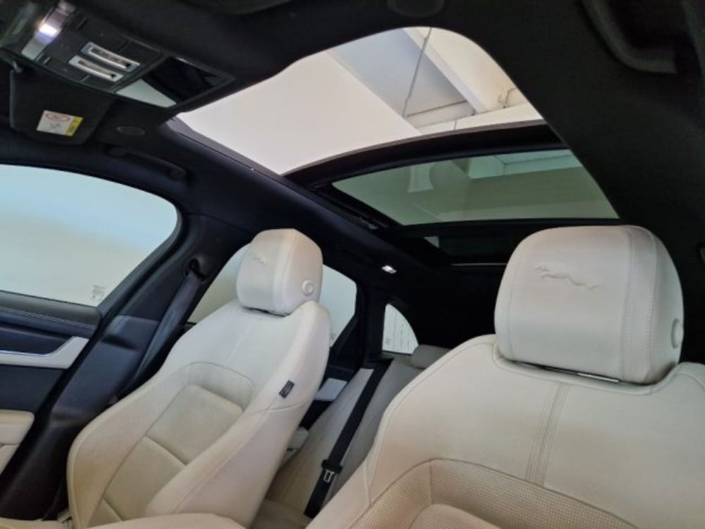 Jaguar F-Pace usata a Modena (11)