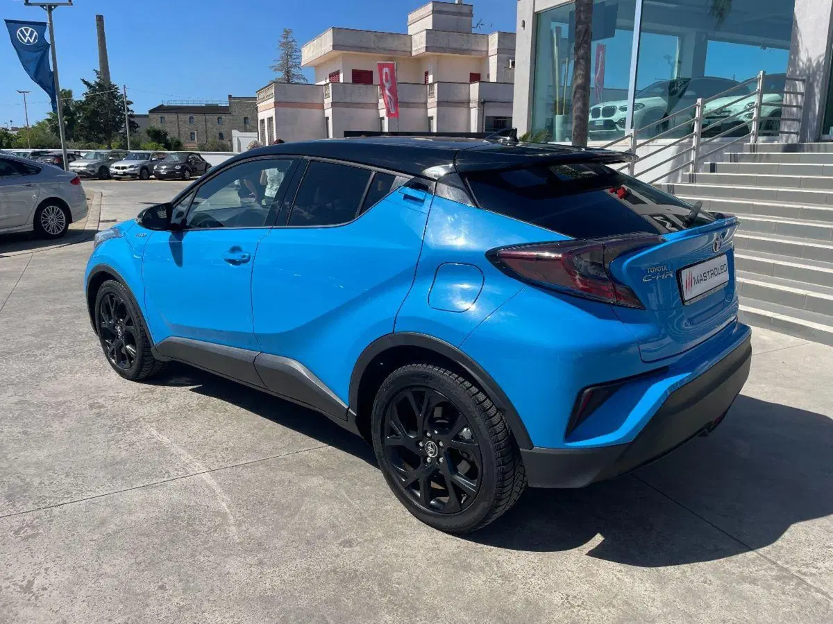 Toyota Toyota C-HR usata a Lecce (15)