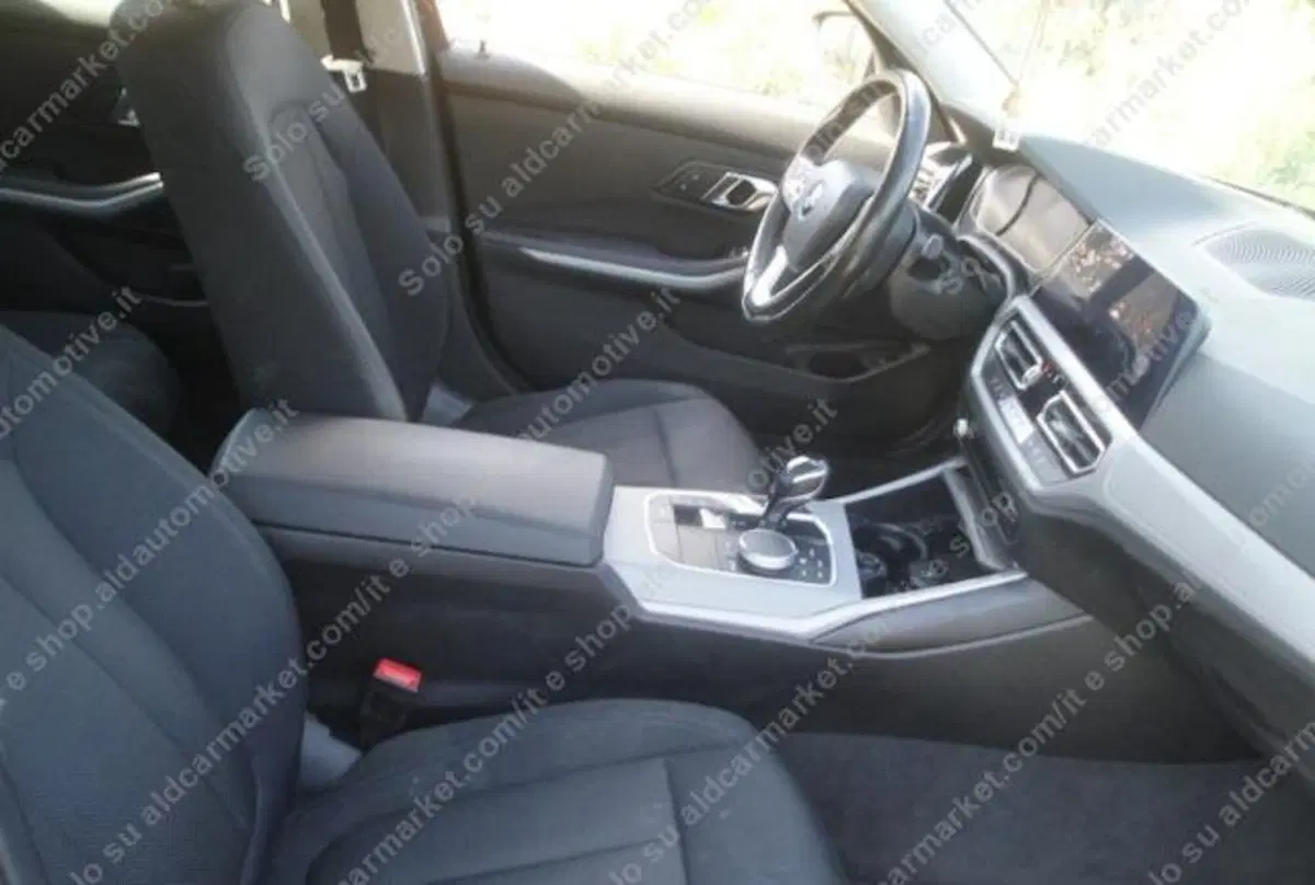 BMW Serie 3 Touring usata a Lecce (3)