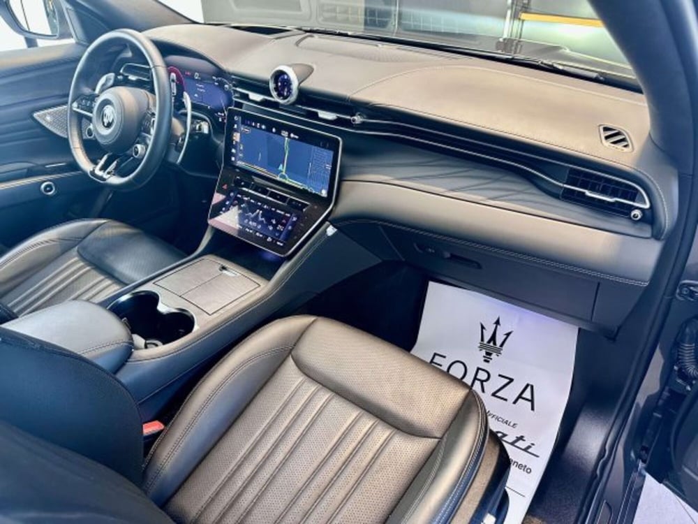 Maserati Grecale usata a Torino (12)