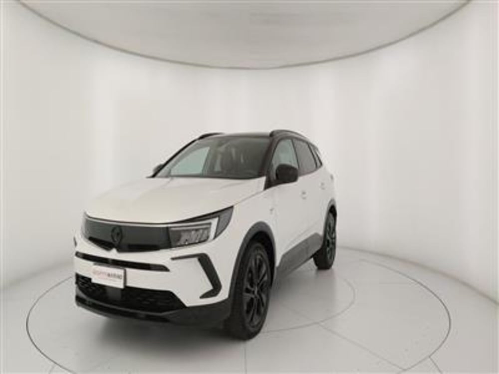 Opel Grandland usata a Bari