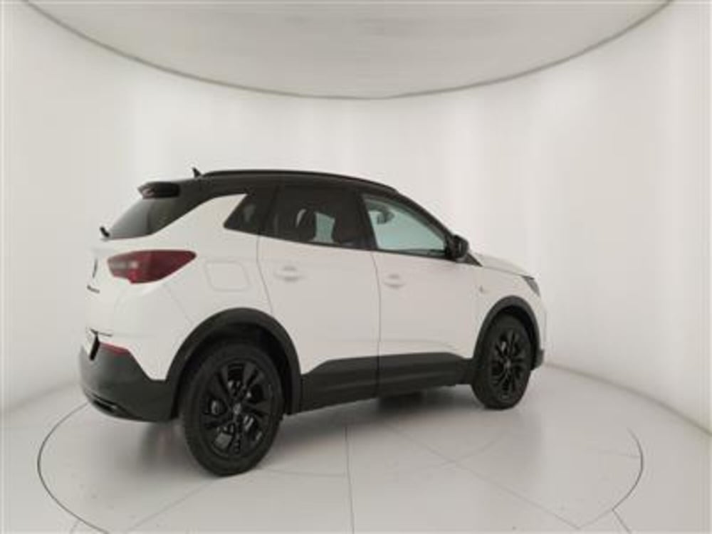 Opel Grandland usata a Bari (8)