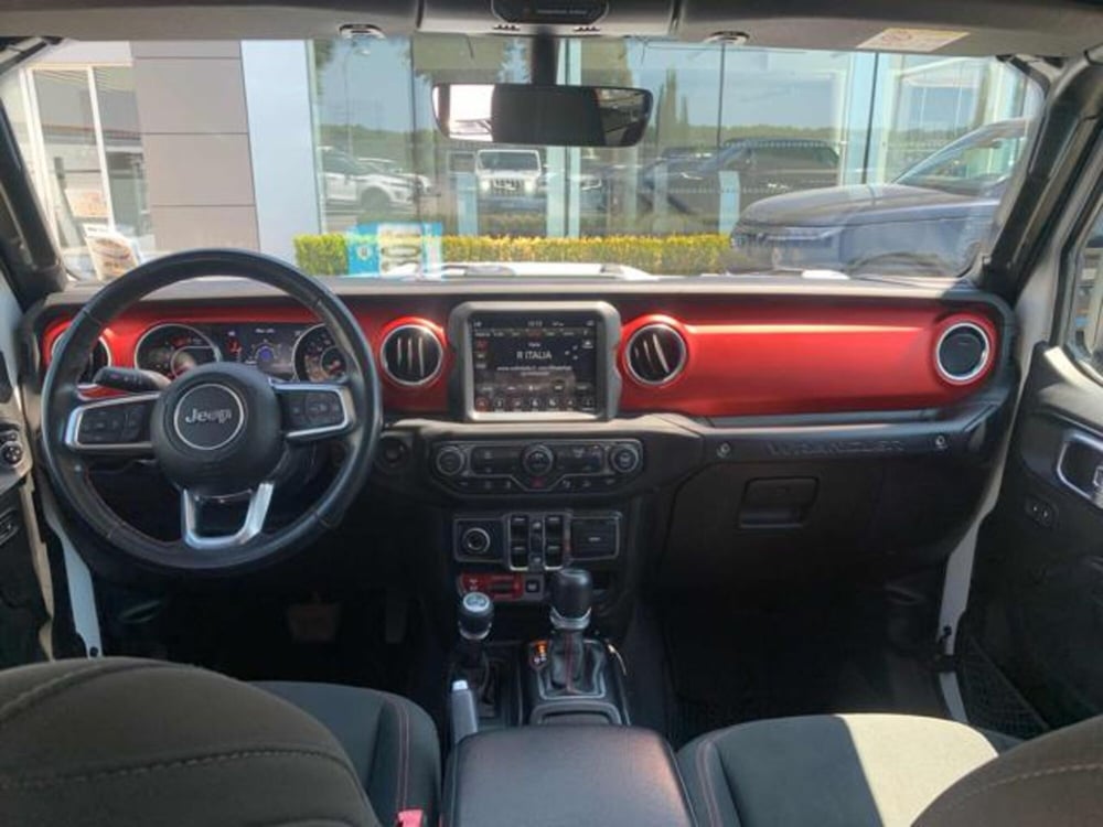 Jeep Wrangler Unlimited usata a Lucca (10)