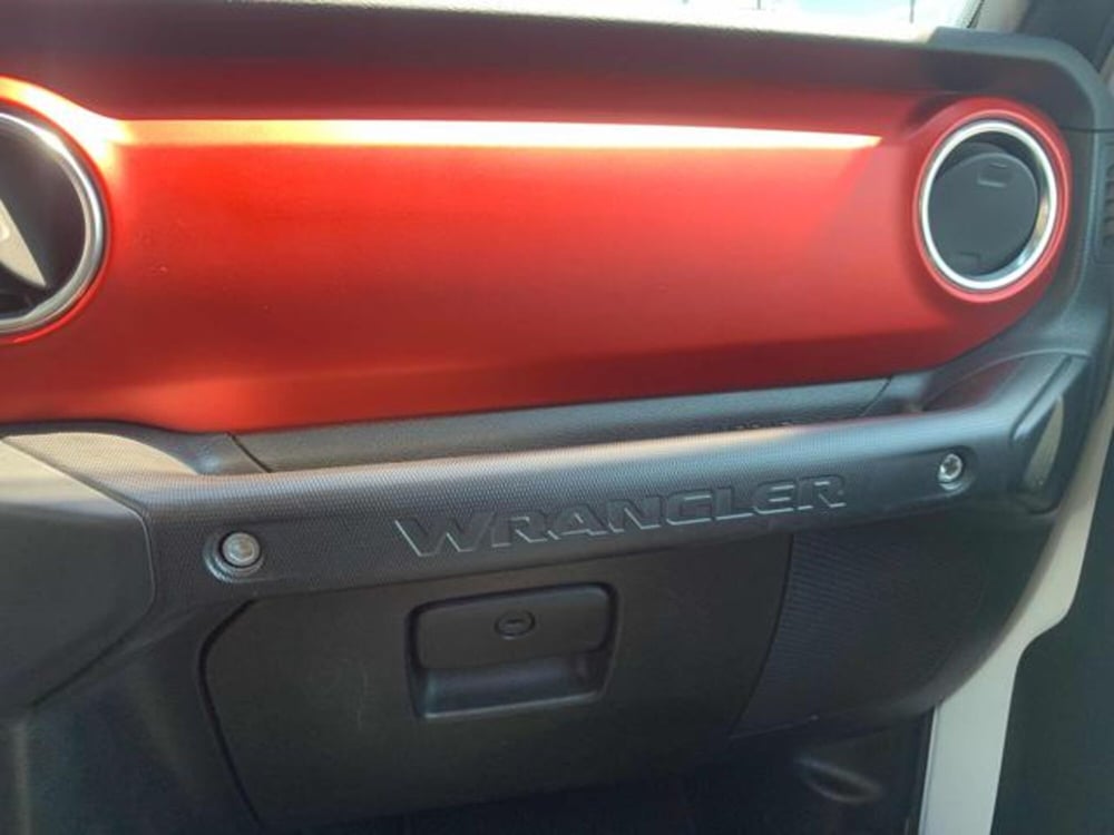 Jeep Wrangler Unlimited usata a Lucca (11)