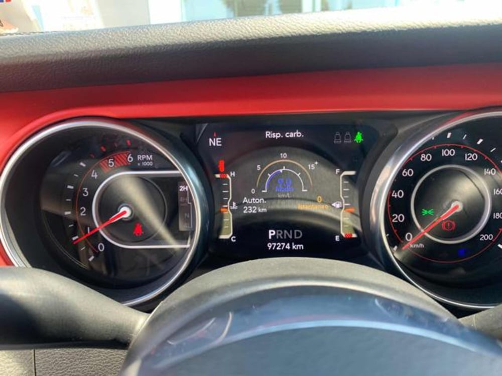 Jeep Wrangler Unlimited usata a Lucca (12)