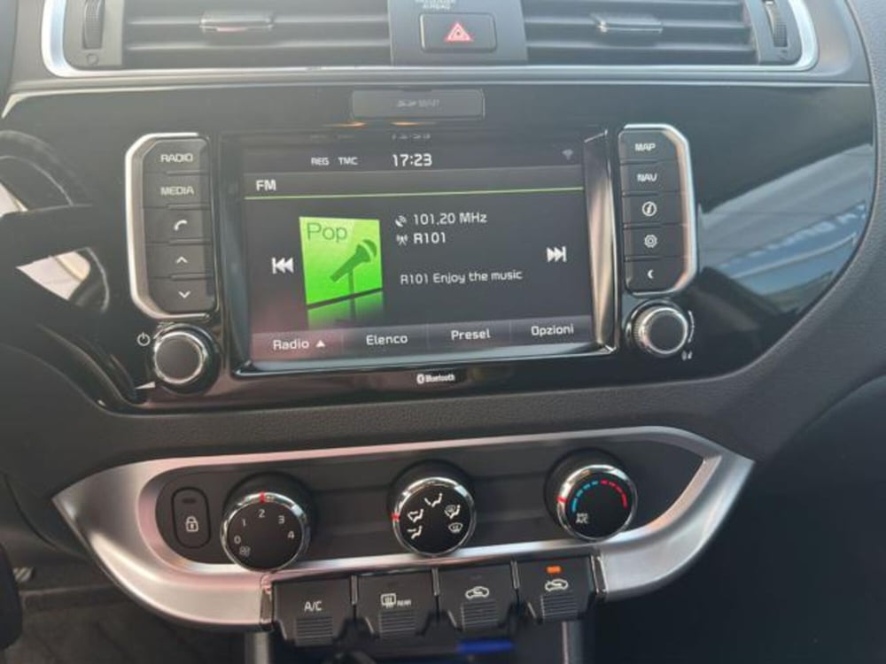 Kia Rio usata a Milano (11)