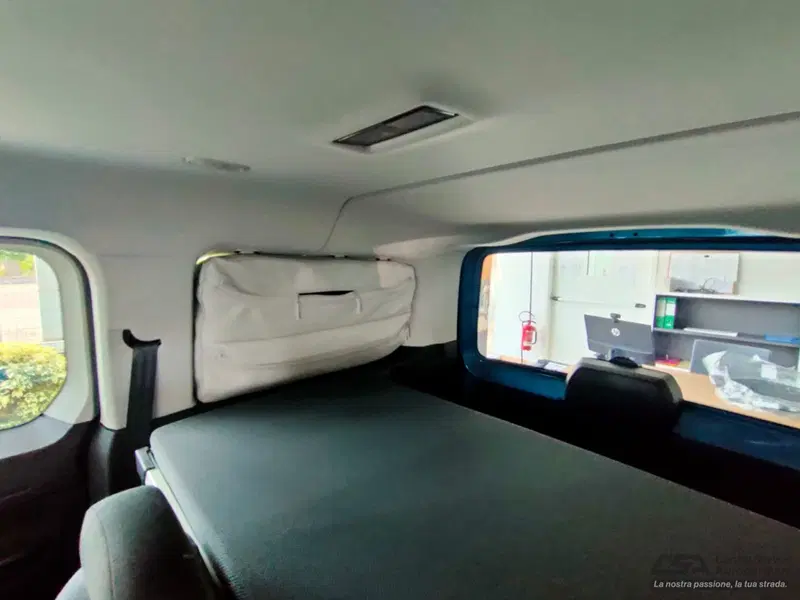 Volkswagen Caddy nuova a Bologna (9)
