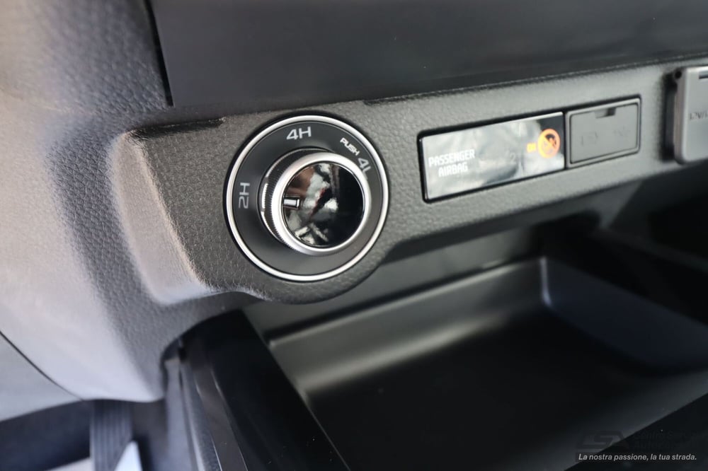 Isuzu D-Max Pick-up nuova a Bologna (12)