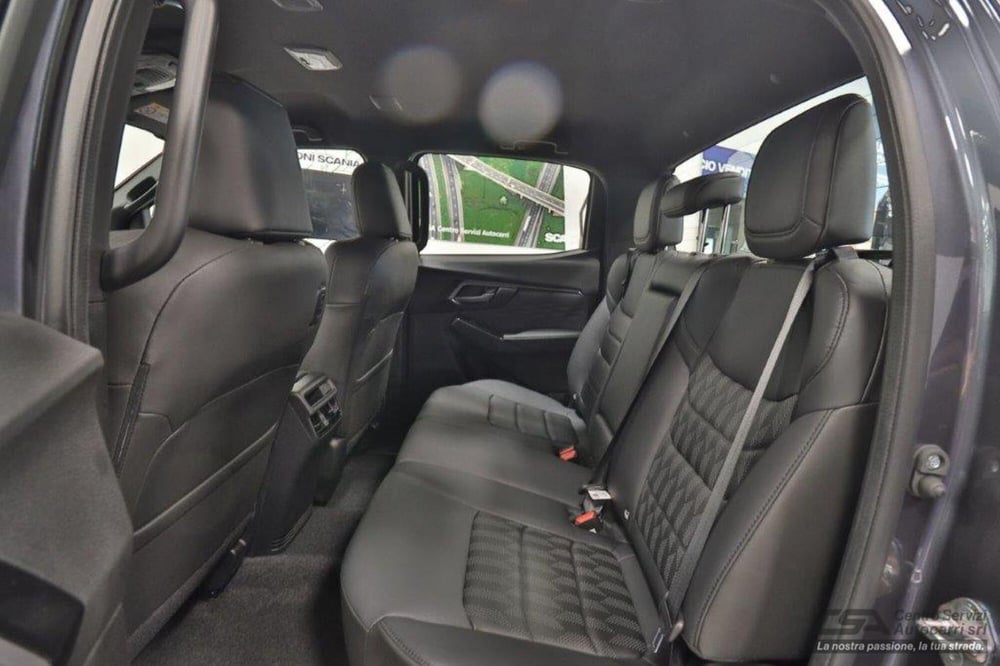 Isuzu D-Max Pick-up nuova a Bologna (12)