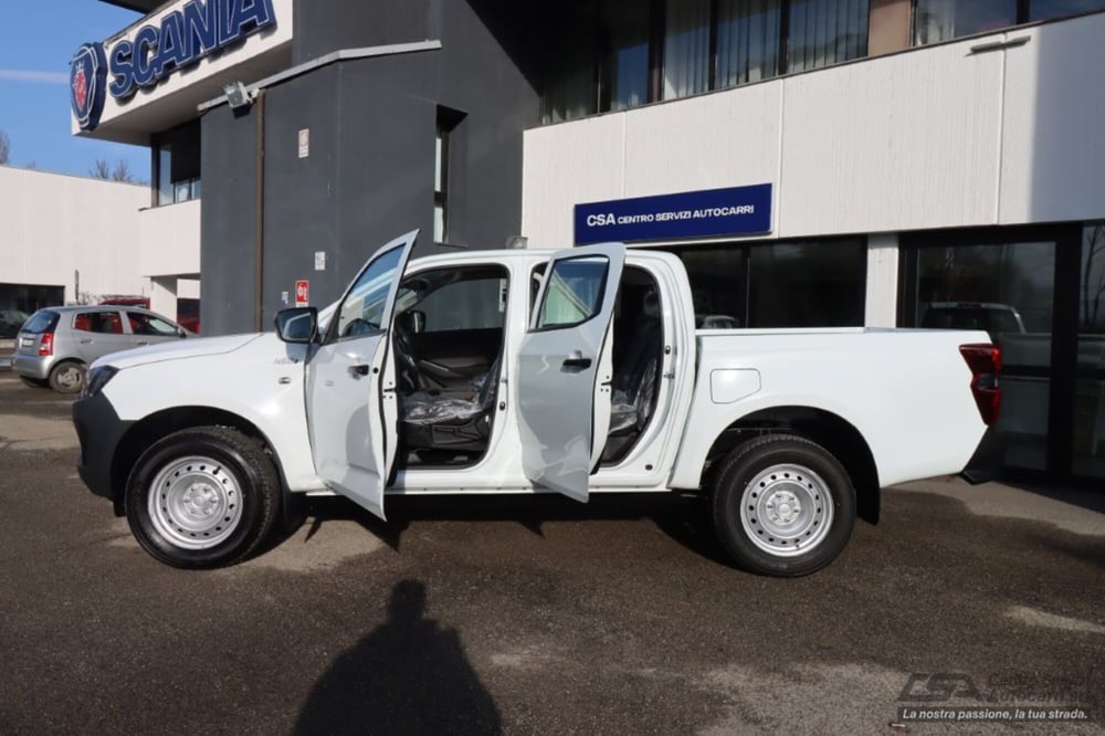 Isuzu D-Max Pick-up nuova a Bologna (11)