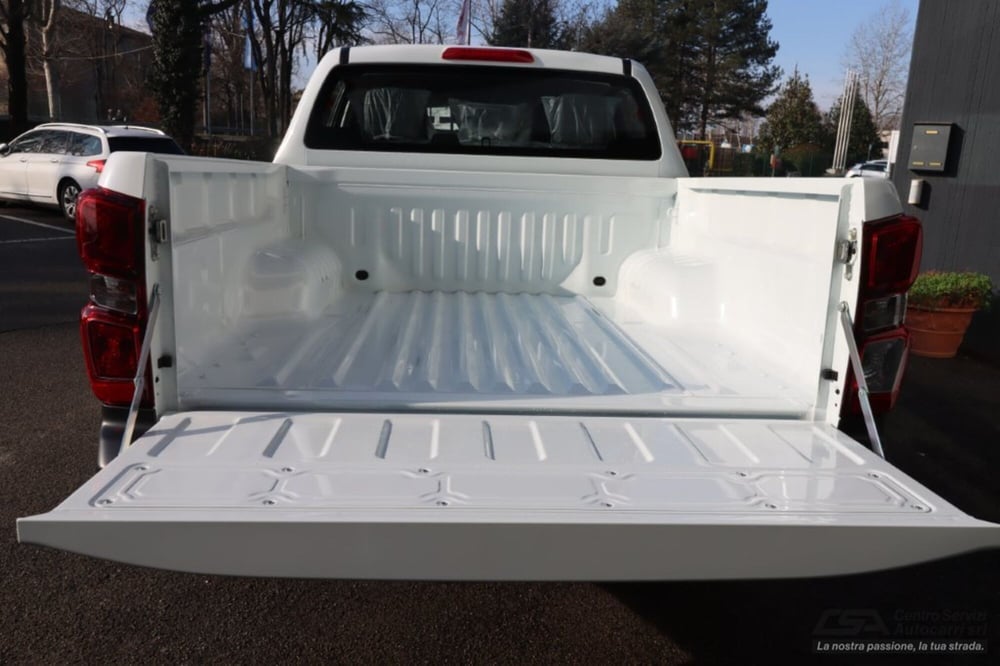 Isuzu D-Max Pick-up nuova a Bologna (5)
