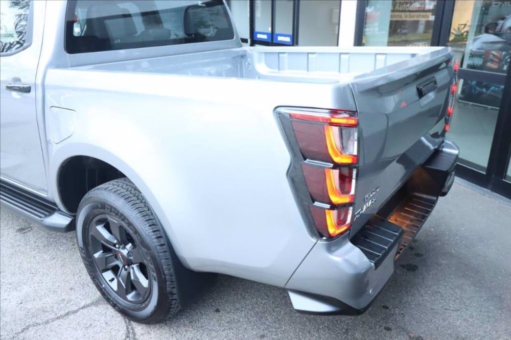 Isuzu D-Max Pick-up nuova a Bologna (6)