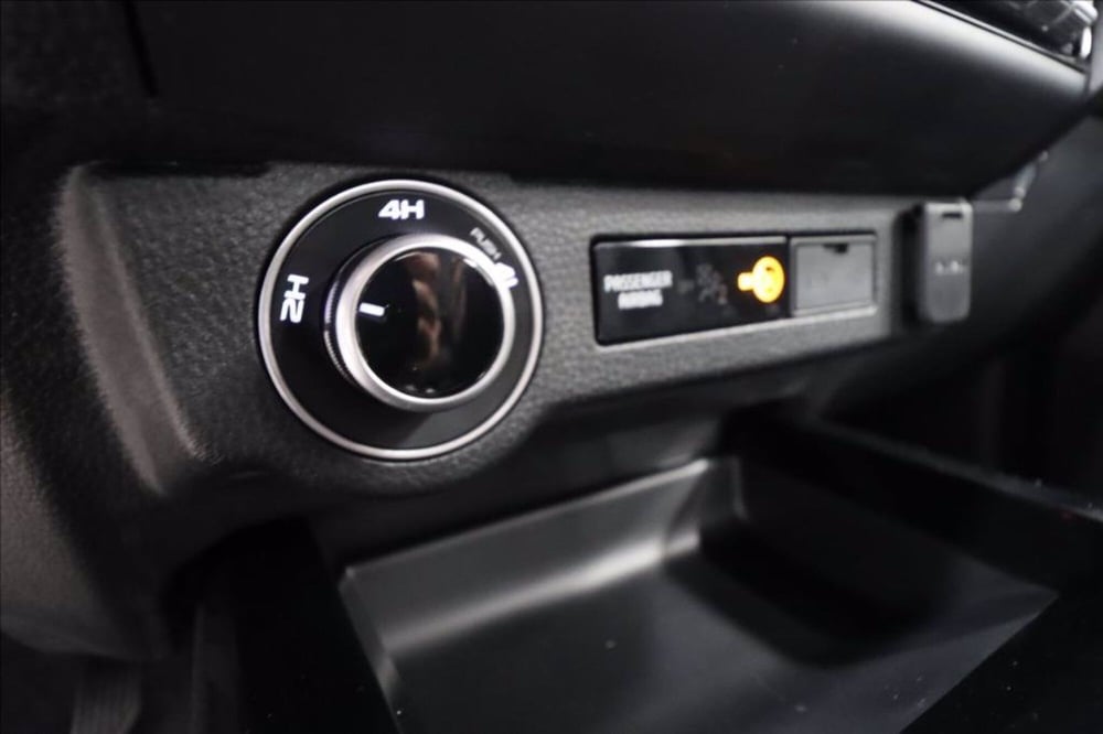 Isuzu D-Max Pick-up nuova a Bologna (13)